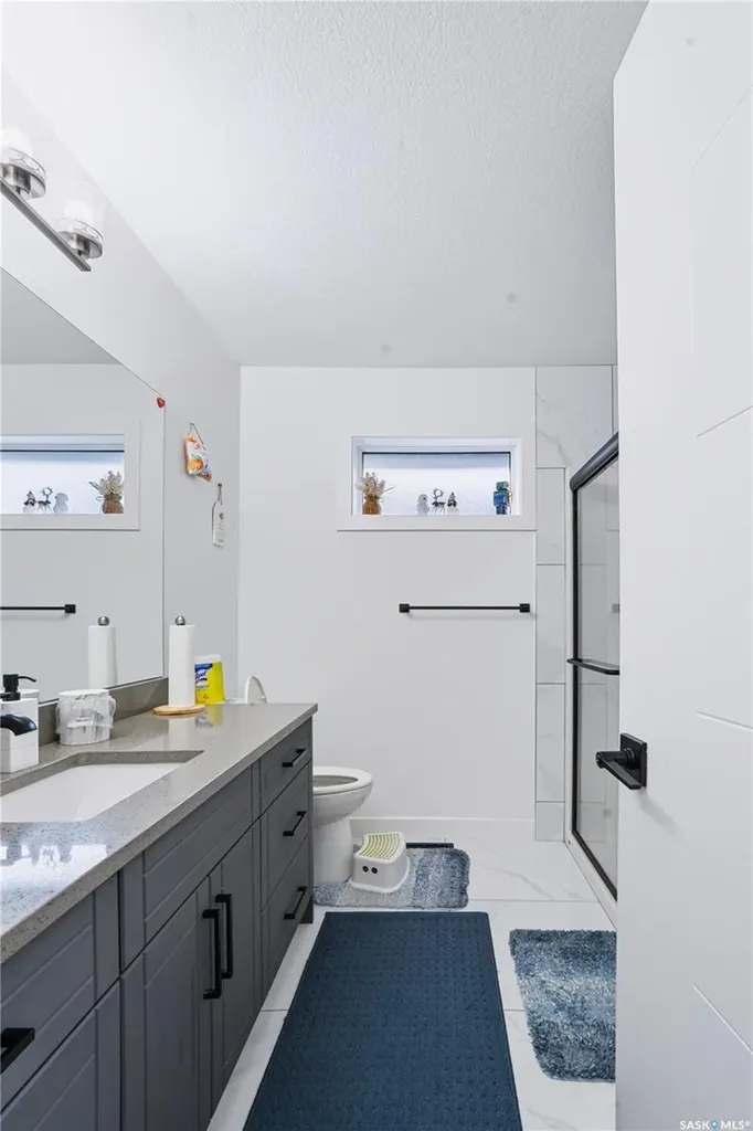 164 Thakur Street Saskatoon SK S7W 1C4