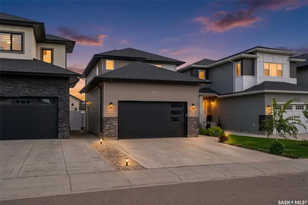 164 Thakur Street Saskatoon SK S7W 1C4