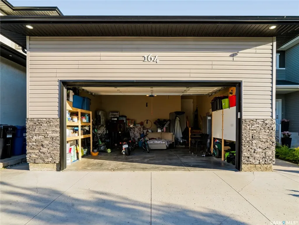 164 Thakur Street Saskatoon SK S7W 1C4