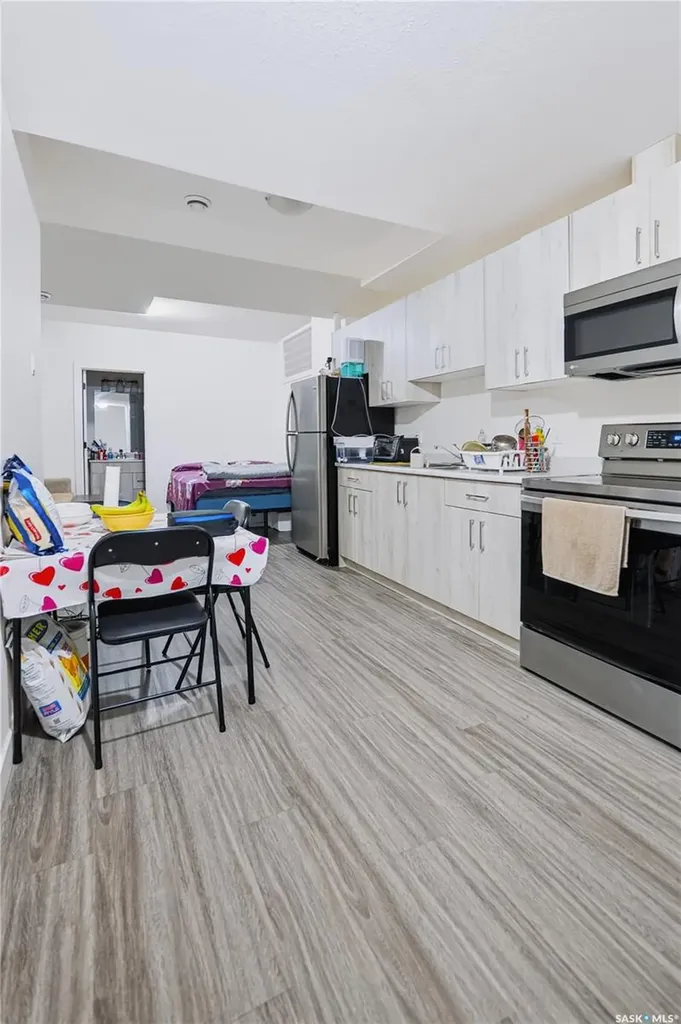 164 Thakur Street Saskatoon SK S7W 1C4