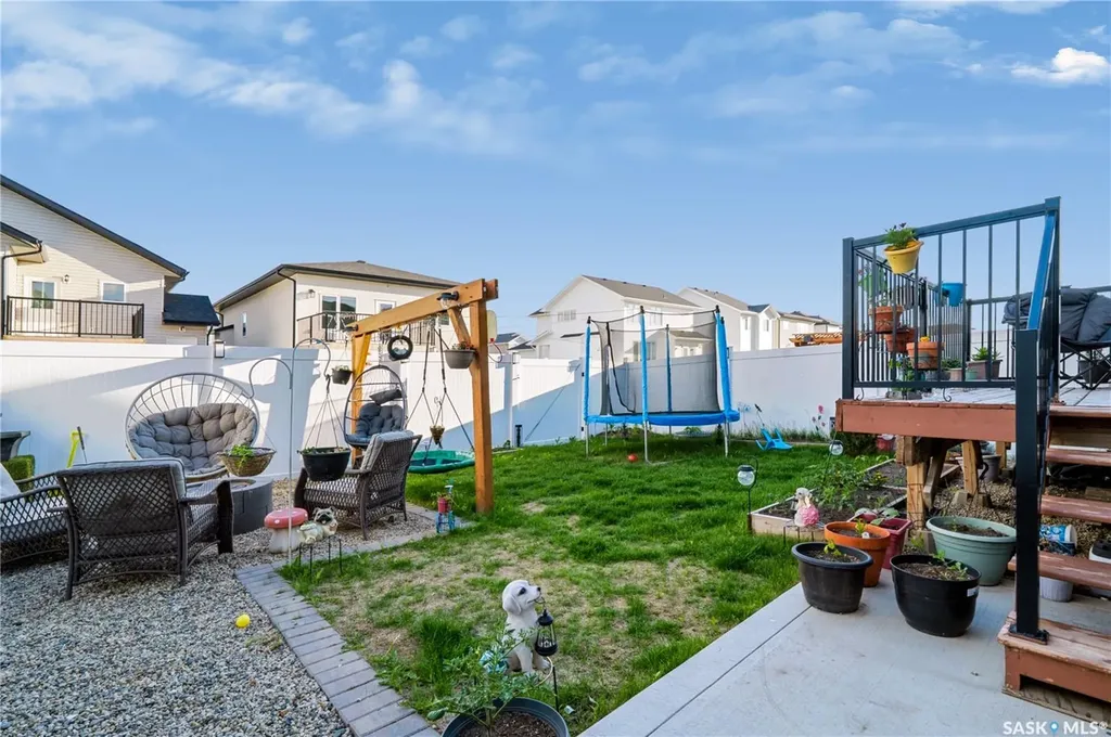 164 Thakur Street Saskatoon SK S7W 1C4
