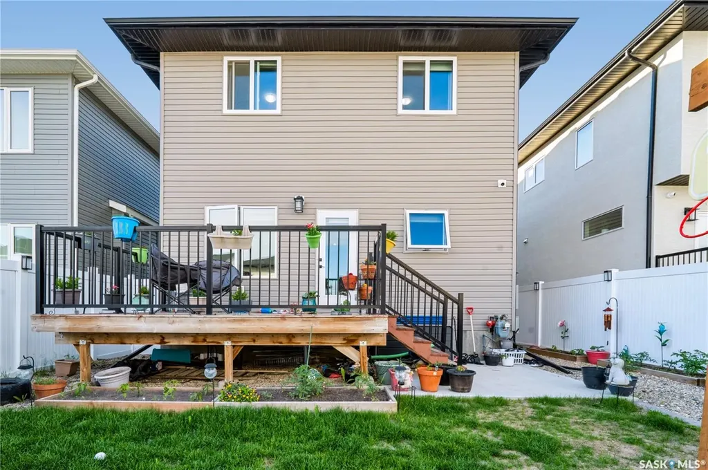 164 Thakur Street Saskatoon SK S7W 1C4