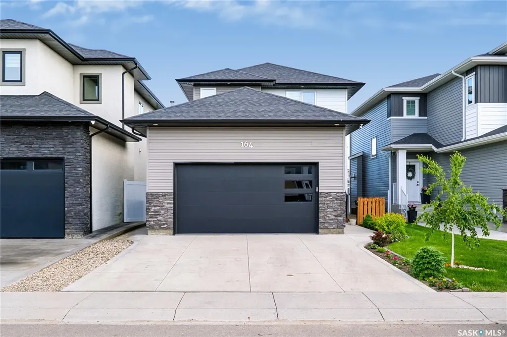 164 Thakur Street Saskatoon SK S7W 1C4