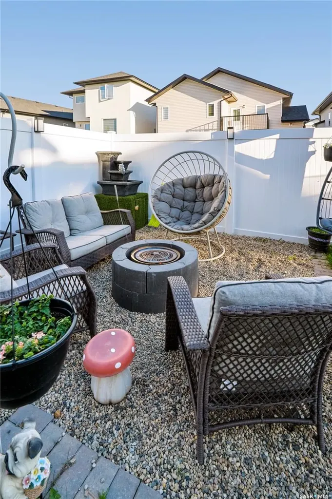164 Thakur Street Saskatoon SK S7W 1C4