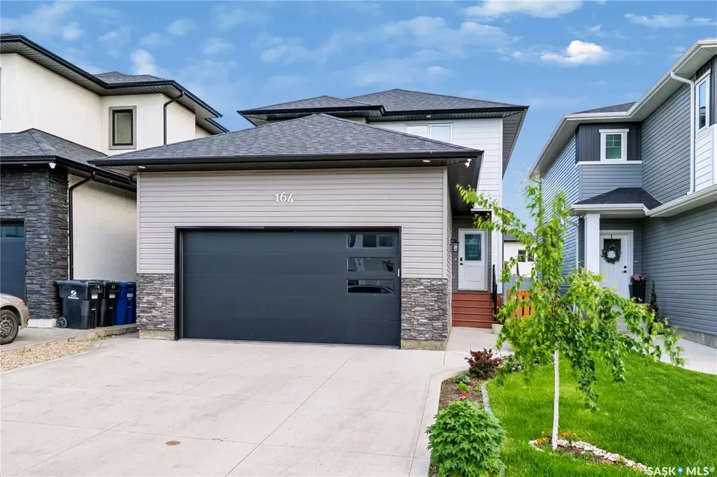 164 Thakur Street Saskatoon SK S7W 1C4