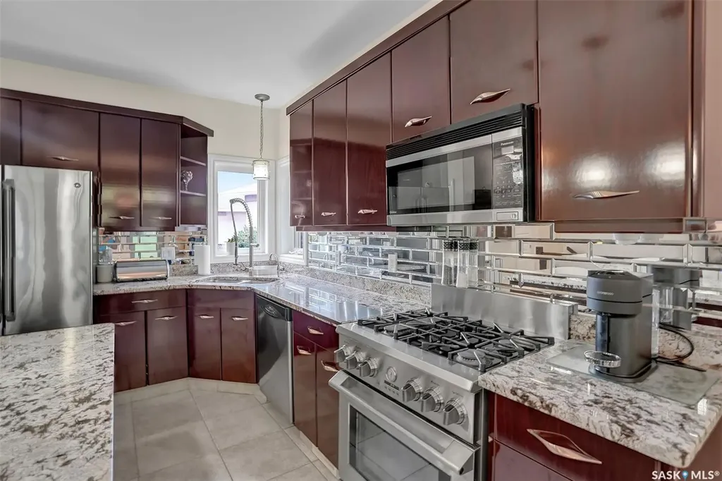 10220 Wascana Estates Regina SK S4V 3E5