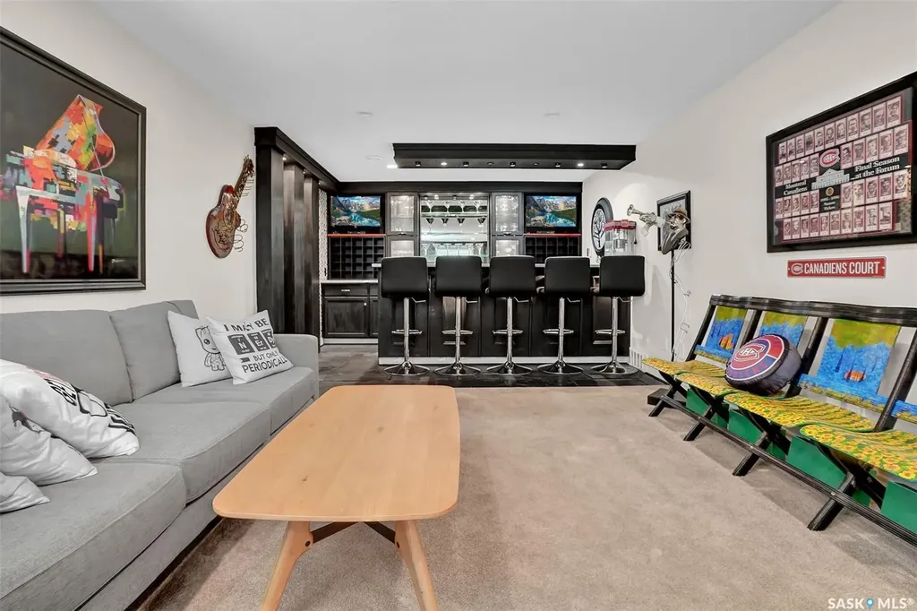 10220 Wascana Estates Regina SK S4V 3E5