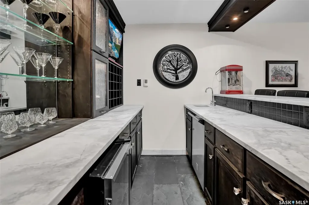 10220 Wascana Estates Regina SK S4V 3E5