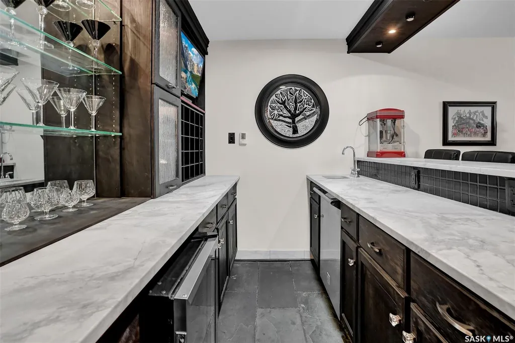 10220 Wascana Estates Regina SK S4V 3E5