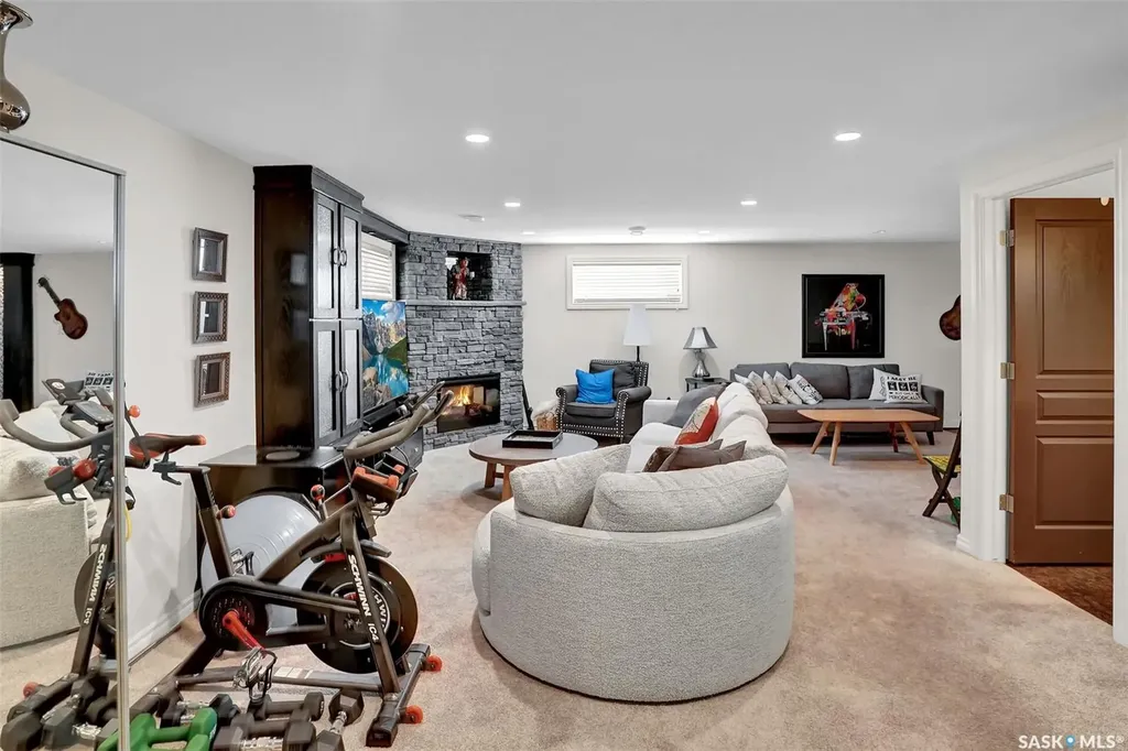 10220 Wascana Estates Regina SK S4V 3E5