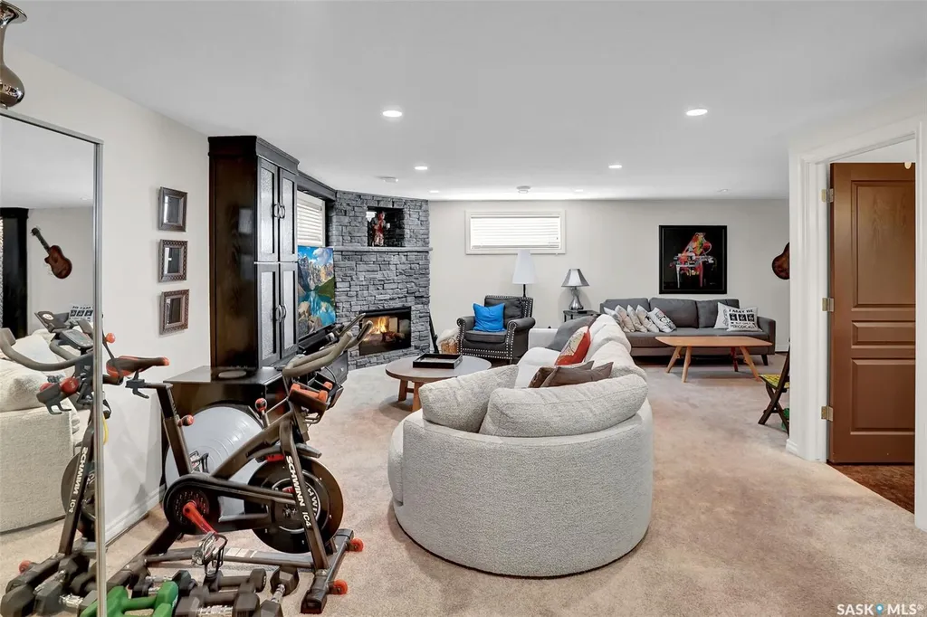 10220 Wascana Estates Regina SK S4V 3E5