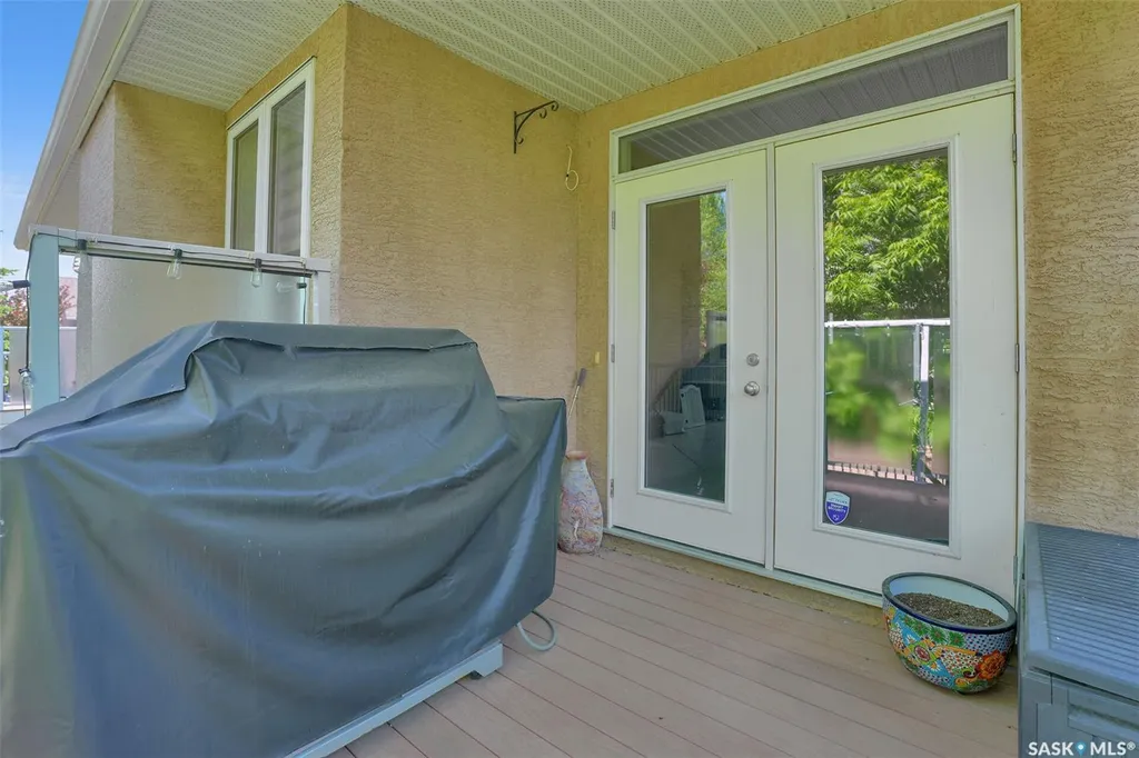 10220 Wascana Estates Regina SK S4V 3E5
