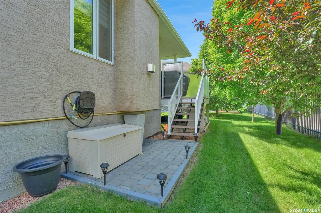 10220 Wascana Estates Regina SK S4V 3E5