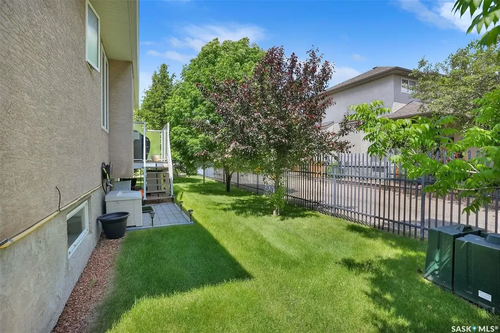 10220 Wascana Estates Regina SK S4V 3E5