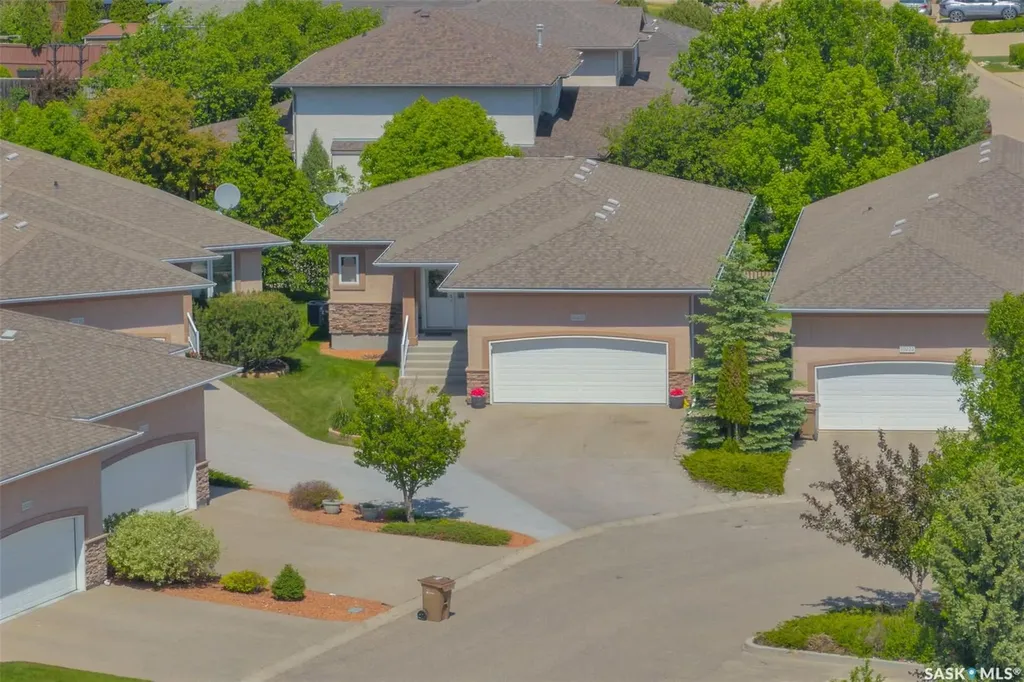 10220 Wascana Estates Regina SK S4V 3E5