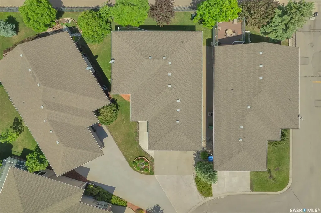 10220 Wascana Estates Regina SK S4V 3E5