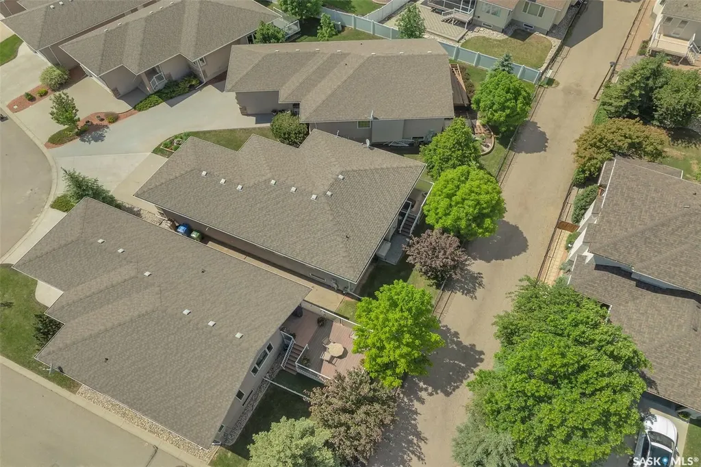 10220 Wascana Estates Regina SK S4V 3E5