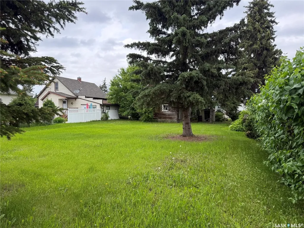 465 7th Avenue W Melville SK S0A 2P0
