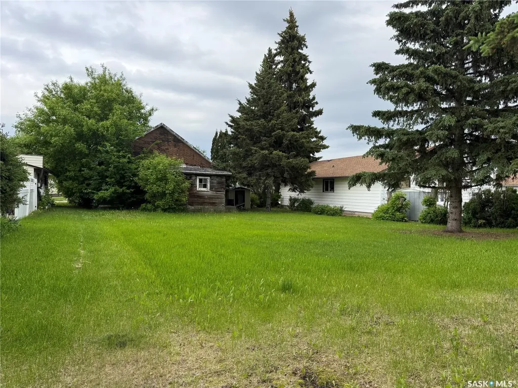 465 7th Avenue W Melville SK S0A 2P0