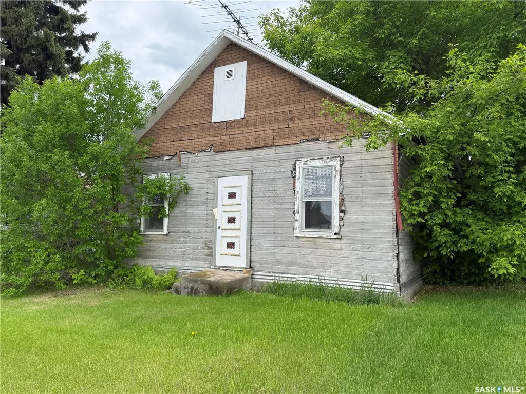 465 7th Avenue W Melville SK S0A 2P0