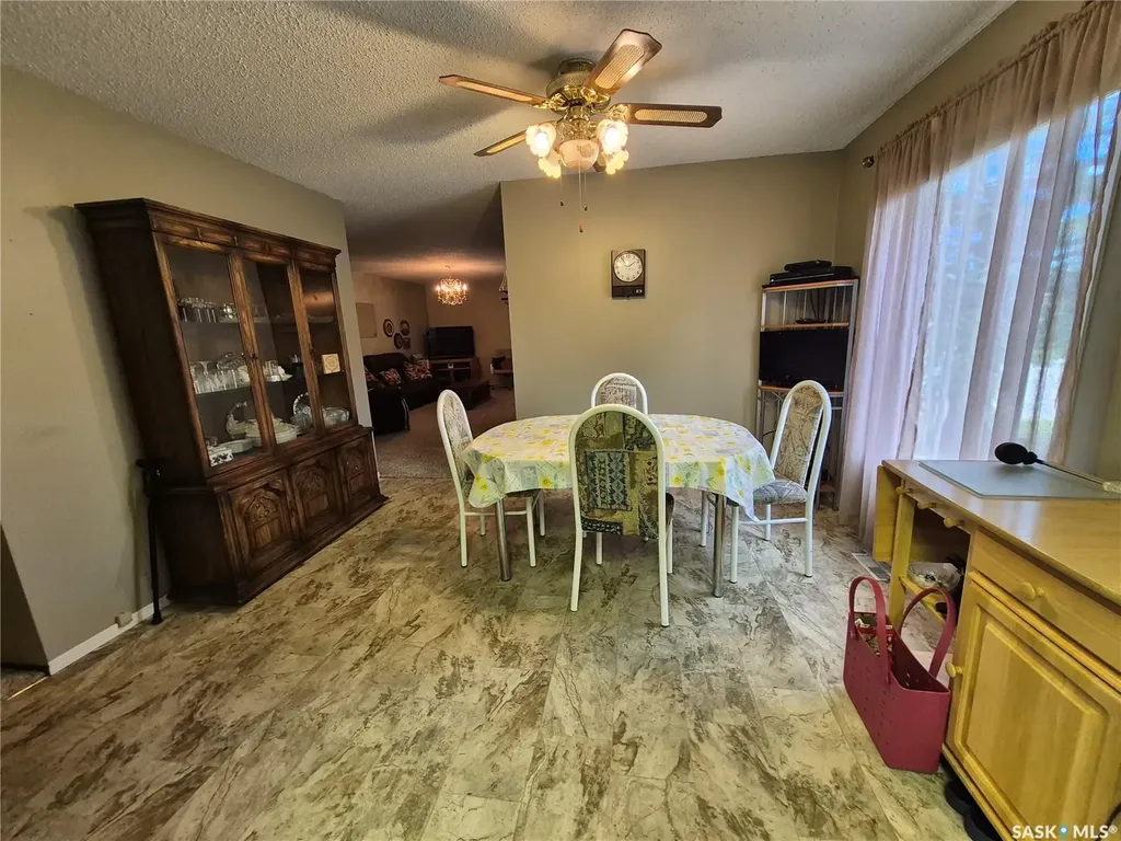 566 Dieppe Drive Weyburn SK S4H 2Y2