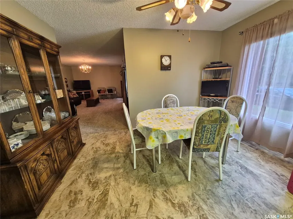 566 Dieppe Drive Weyburn SK S4H 2Y2