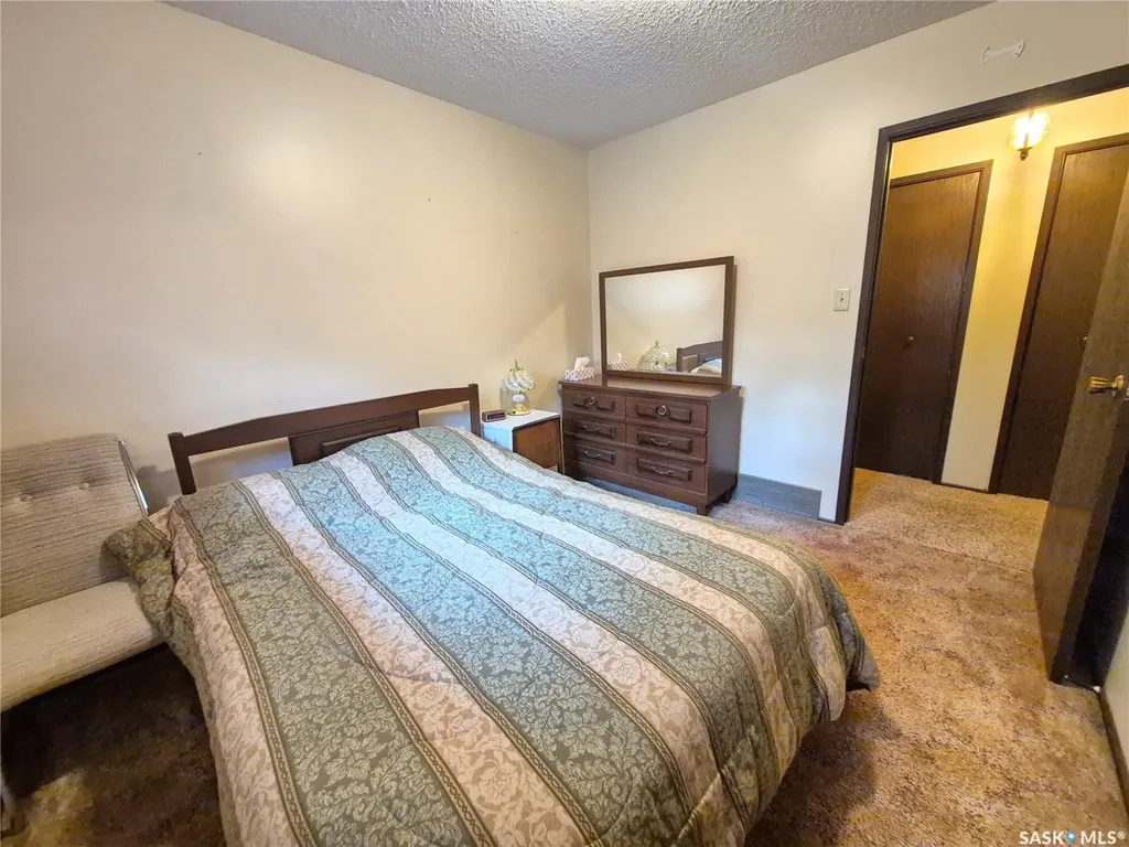 566 Dieppe Drive Weyburn SK S4H 2Y2