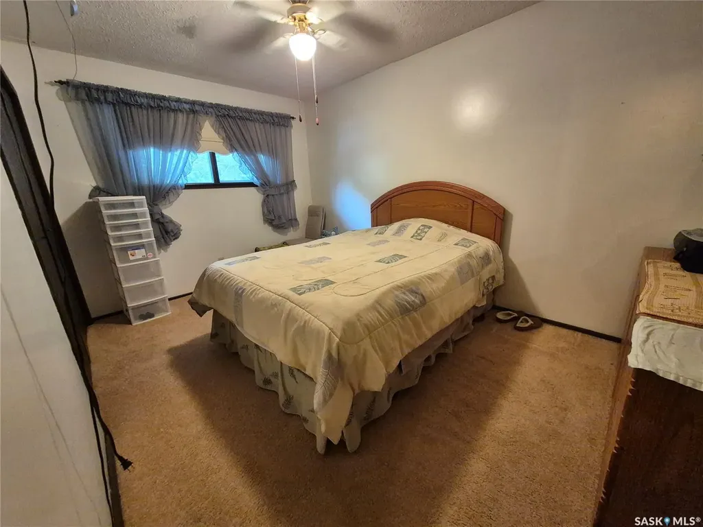 566 Dieppe Drive Weyburn SK S4H 2Y2