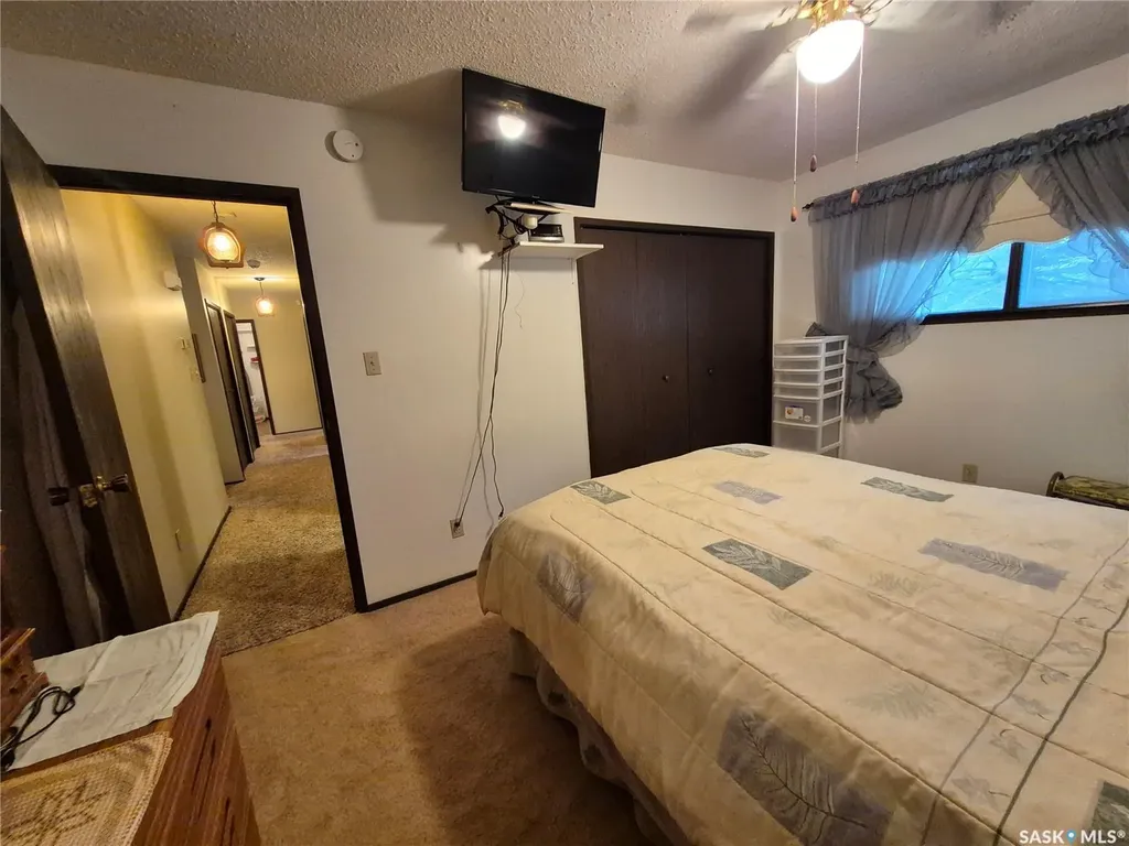 566 Dieppe Drive Weyburn SK S4H 2Y2