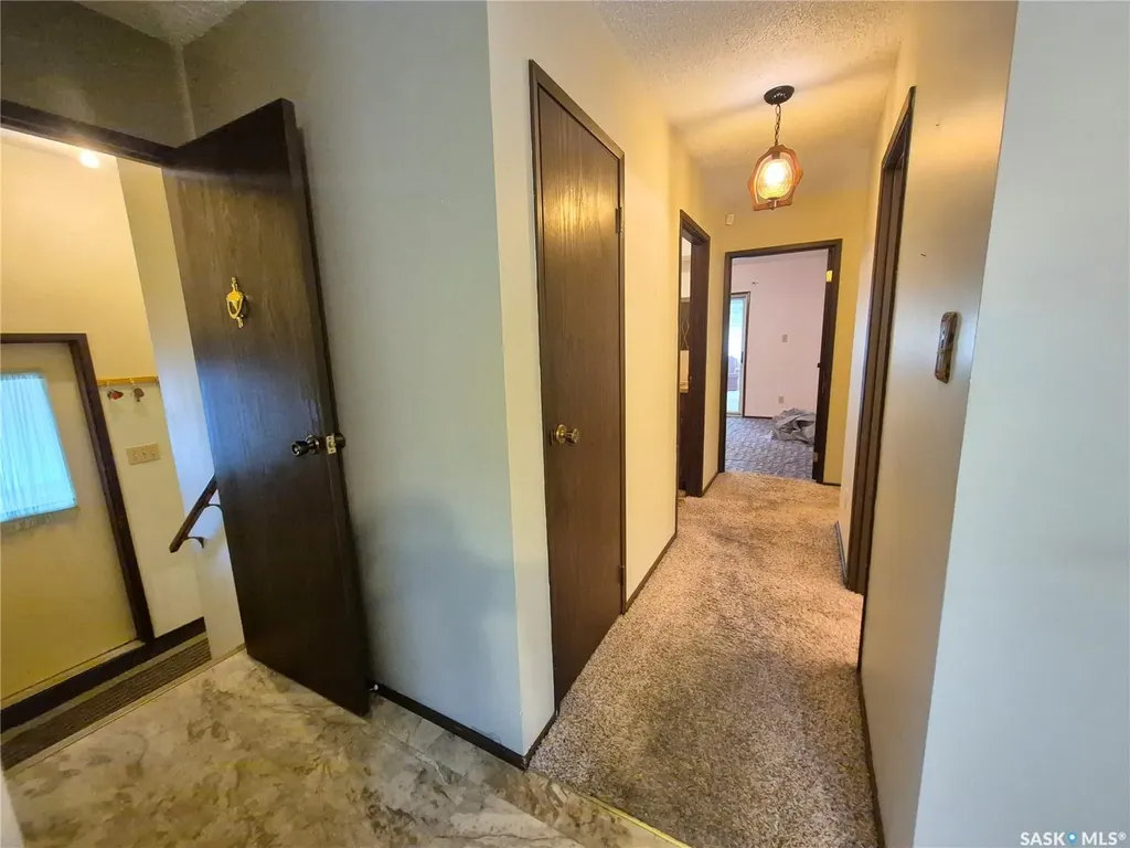 566 Dieppe Drive Weyburn SK S4H 2Y2