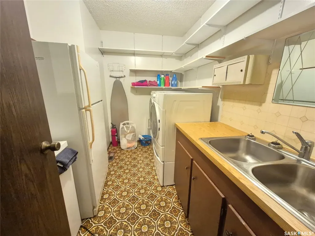 566 Dieppe Drive Weyburn SK S4H 2Y2