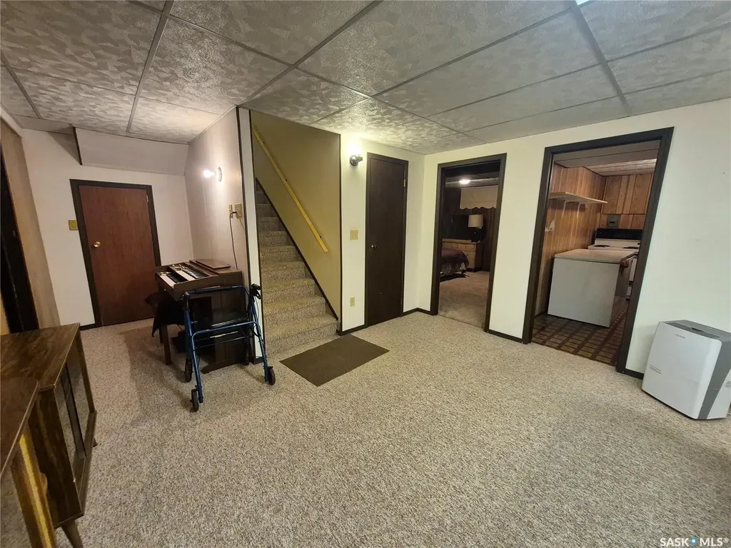 566 Dieppe Drive Weyburn SK S4H 2Y2