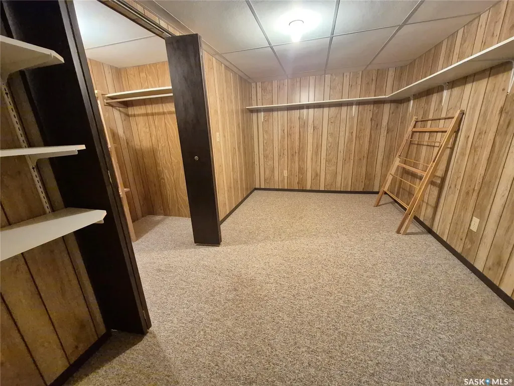 566 Dieppe Drive Weyburn SK S4H 2Y2