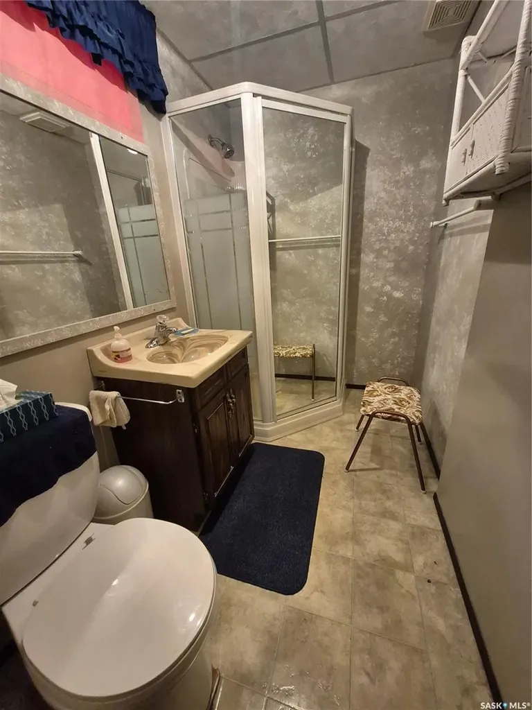 566 Dieppe Drive Weyburn SK S4H 2Y2