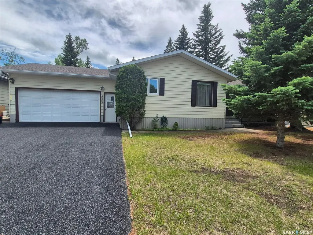 566 Dieppe Drive Weyburn SK S4H 2Y2
