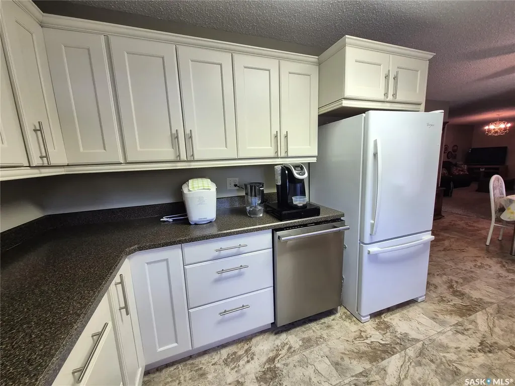 566 Dieppe Drive Weyburn SK S4H 2Y2