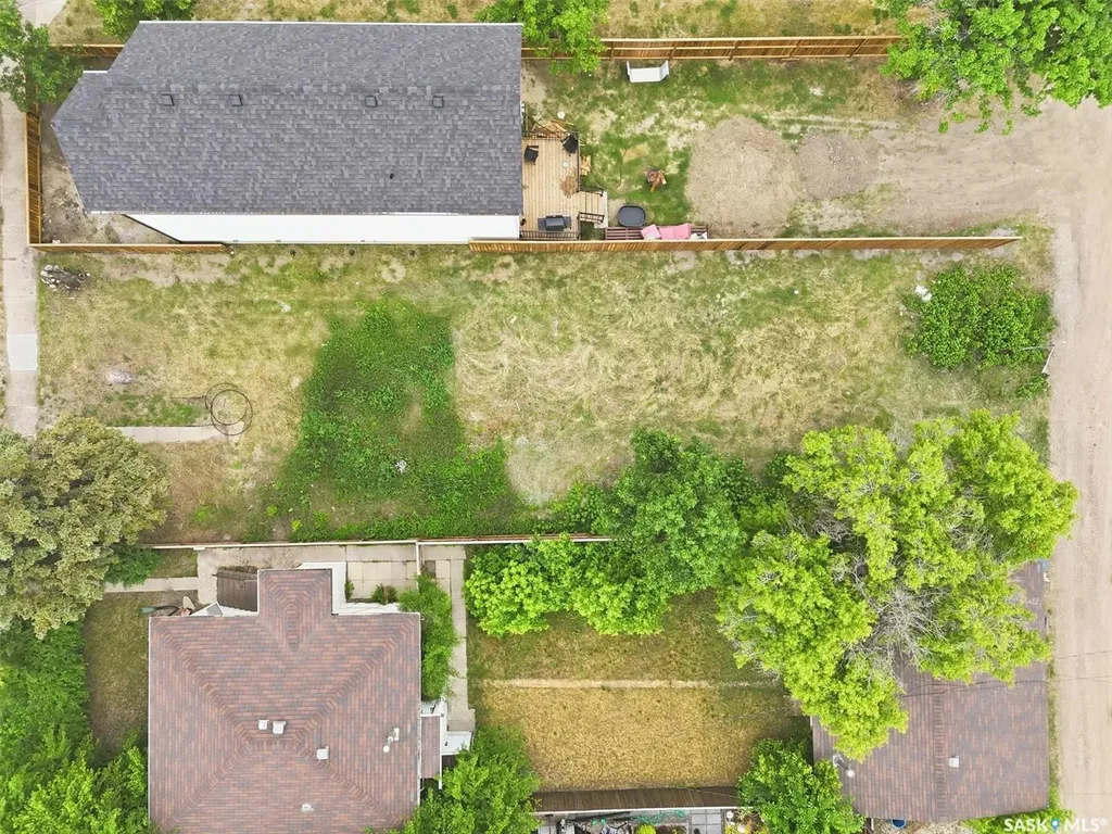 537 H Avenue S Saskatoon SK S7M 1W7
