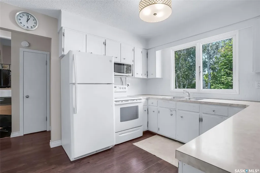 42 Neilson Crescent Saskatoon SK S4R 7R2