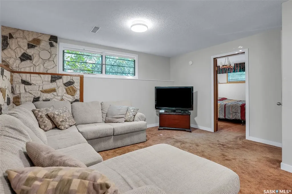 42 Neilson Crescent Saskatoon SK S4R 7R2