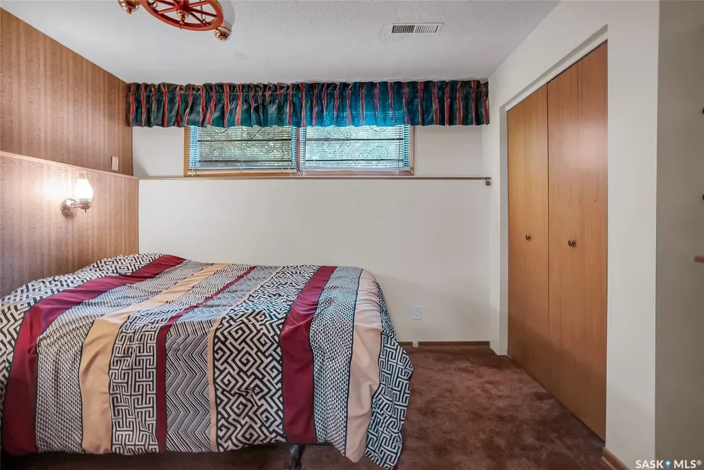 42 Neilson Crescent Saskatoon SK S4R 7R2
