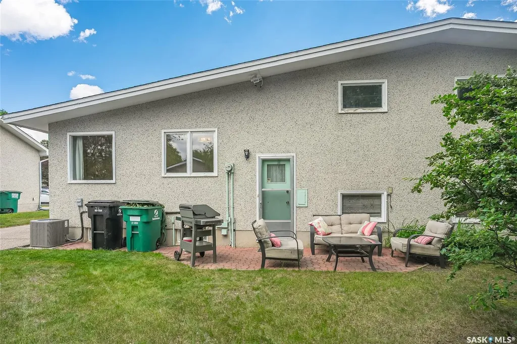 42 Neilson Crescent Saskatoon SK S4R 7R2