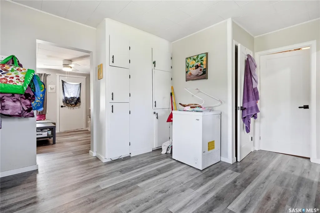 916 Iroquois Street W Moose Jaw SK S6H 5B6