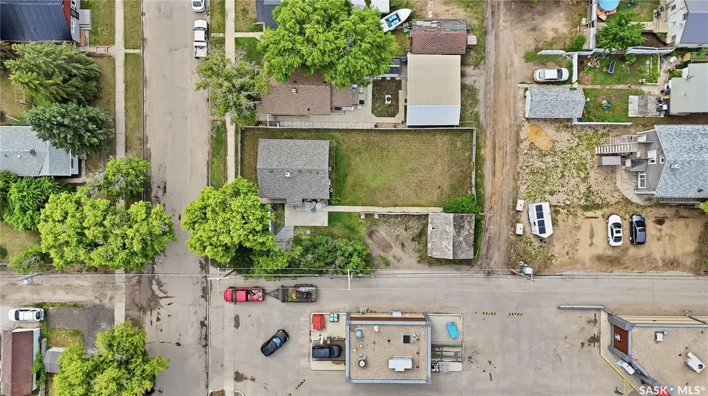 916 Iroquois Street W Moose Jaw SK S6H 5B6