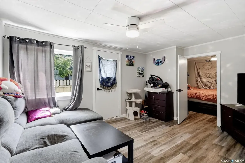916 Iroquois Street W Moose Jaw SK S6H 5B6