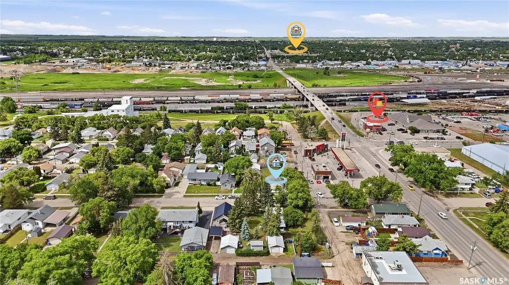 916 Iroquois Street W Moose Jaw SK S6H 5B6
