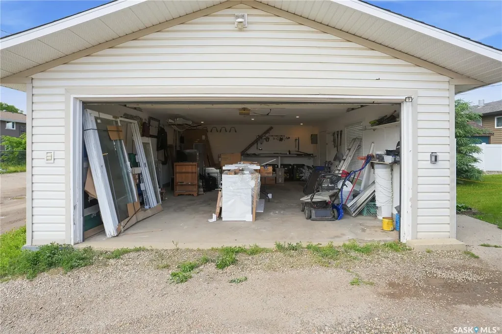 2011 102nd Street North Battleford SK S9A 1H8