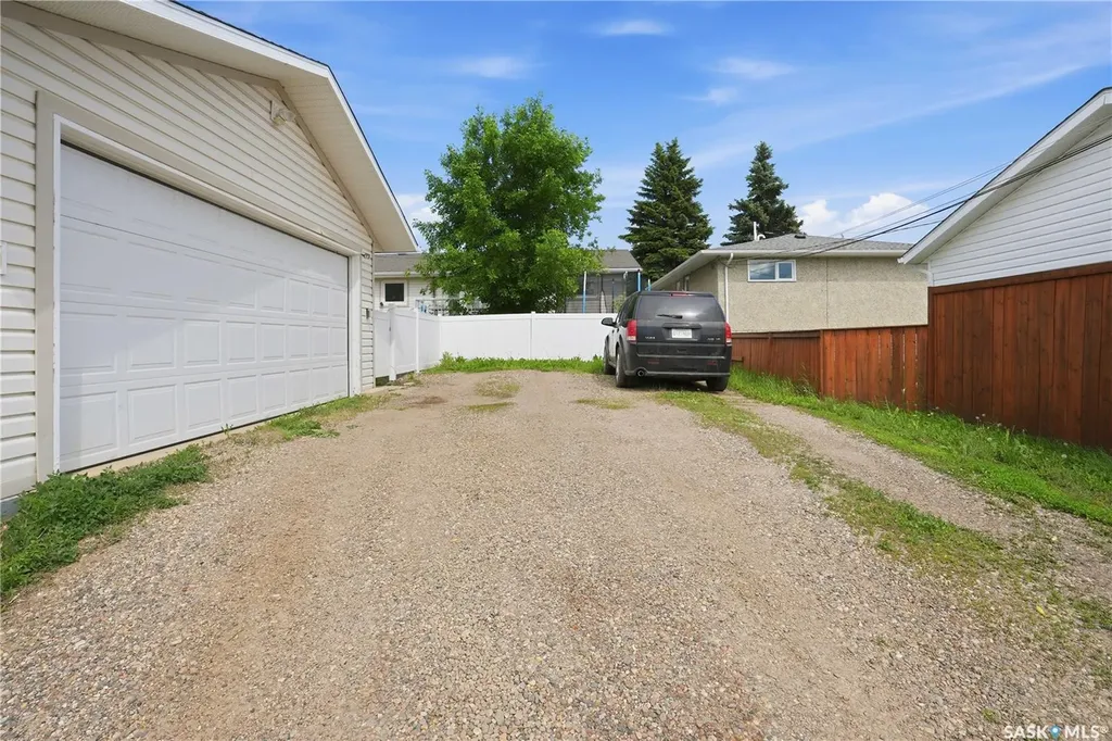 2011 102nd Street North Battleford SK S9A 1H8