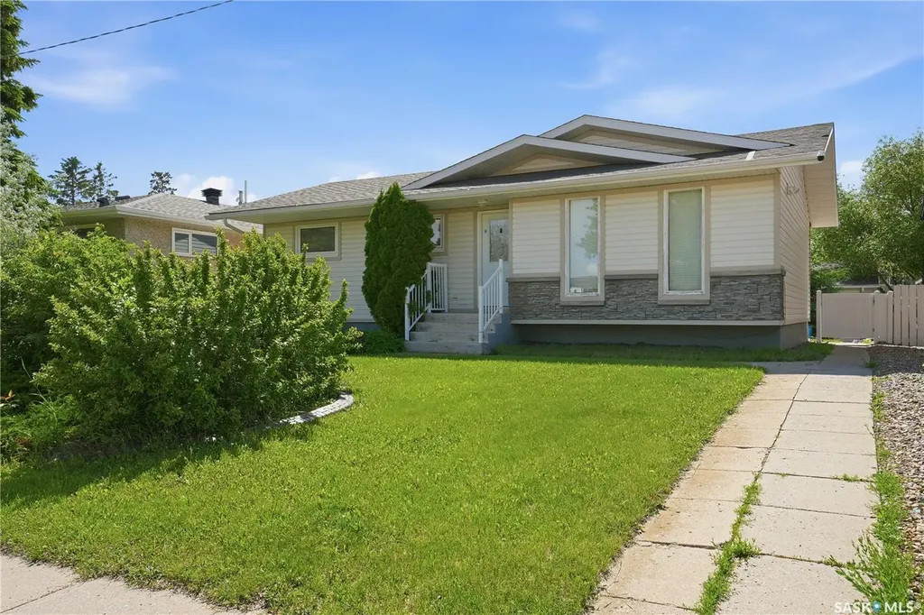 2011 102nd Street North Battleford SK S9A 1H8