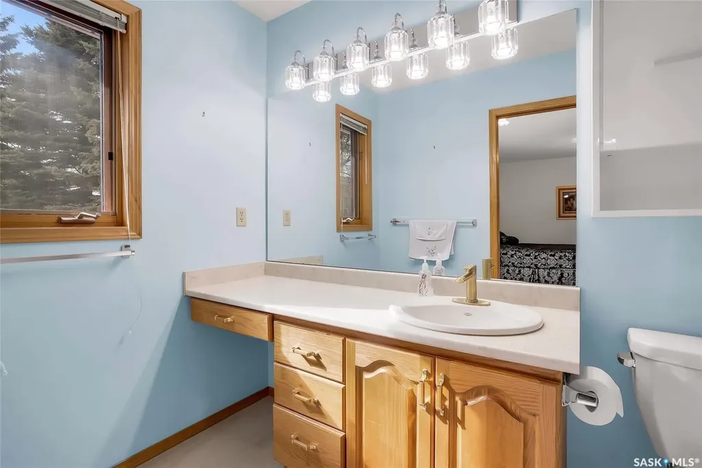 420 Heritage Crescent Saskatoon SK S7H 5P3