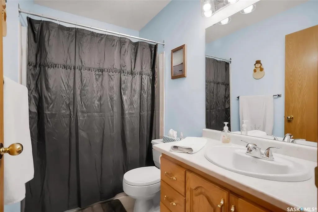 420 Heritage Crescent Saskatoon SK S7H 5P3
